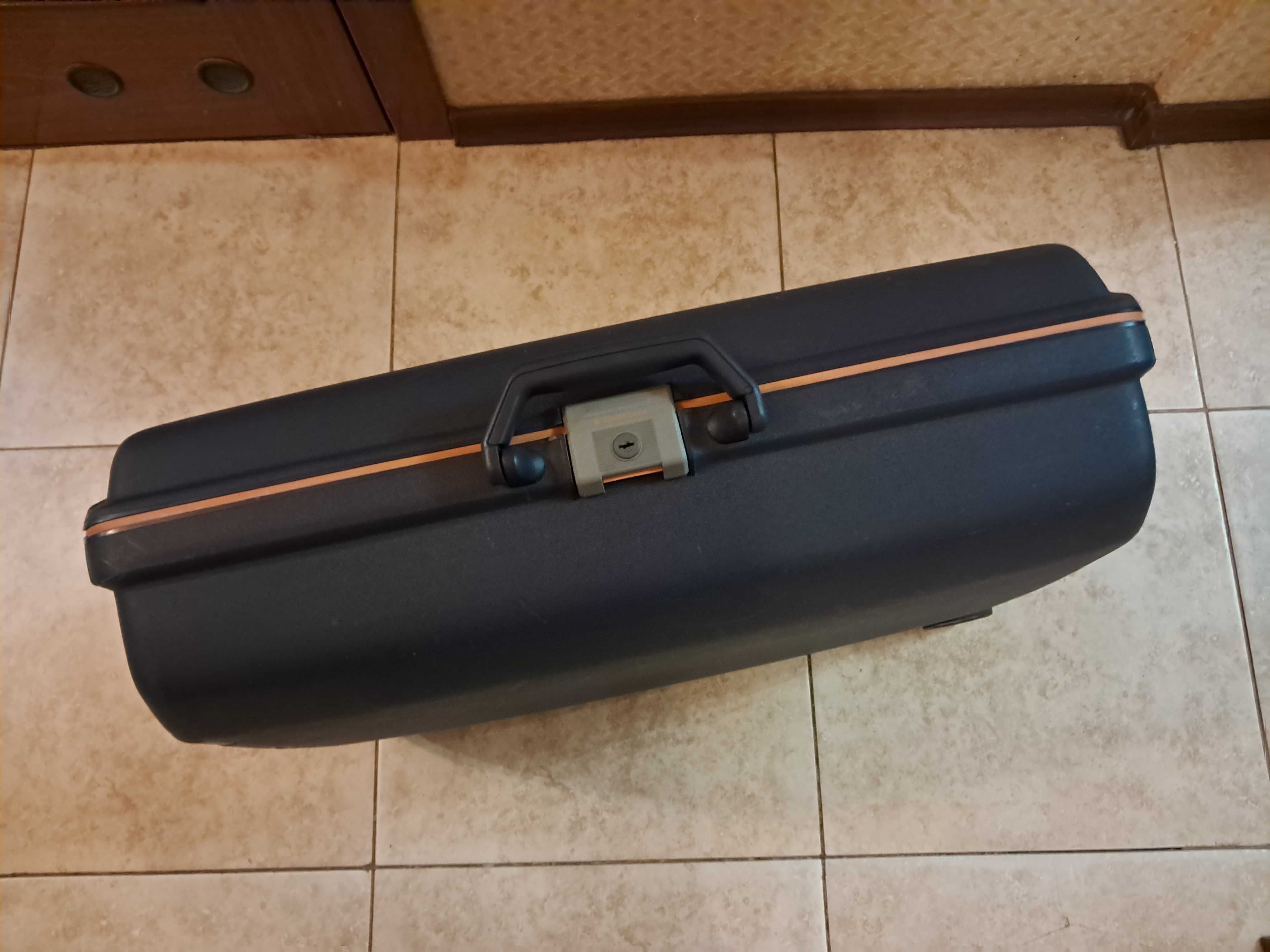 Чемодан SAMSONITE на колесиках  Ударопрочный Усиленный