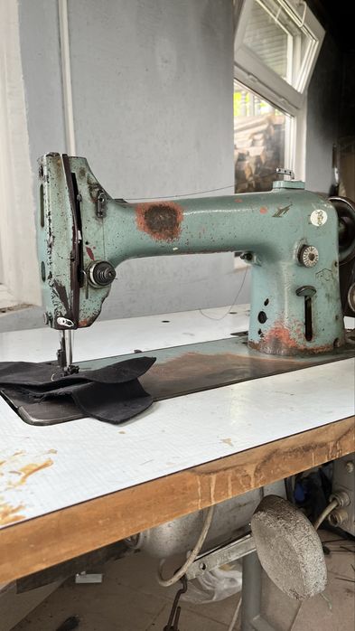 Продам промислову швейну машину 1022М