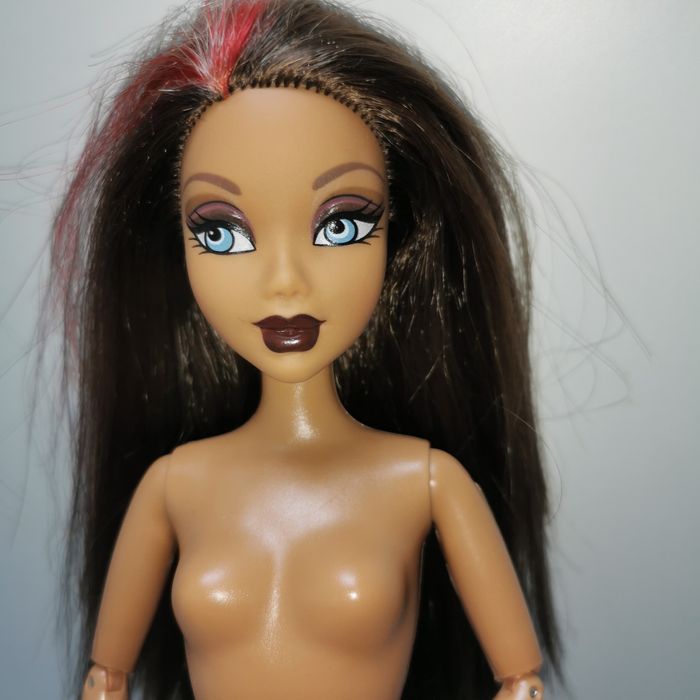 Lalka Barbie My Scene Swappin Styles Madison Mattel