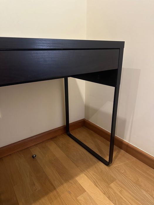 Secretária IKEA como NOVA