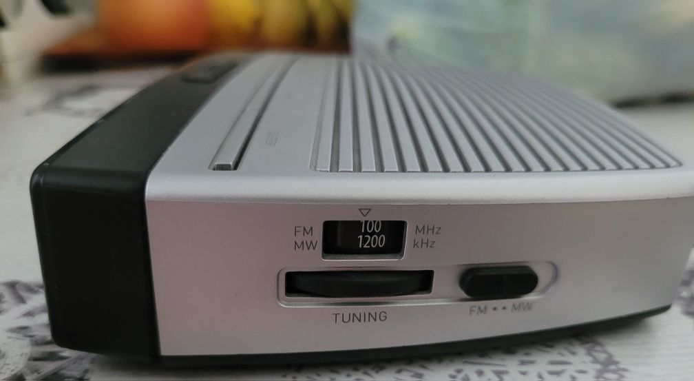 Radiobudzik Grundig