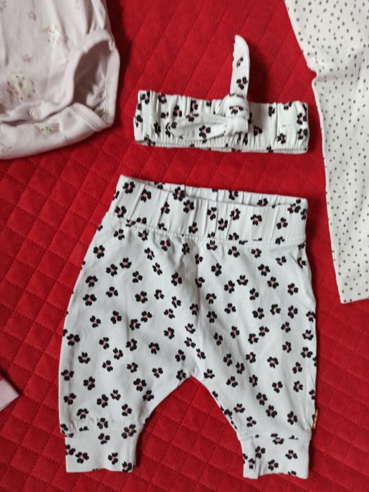 Zestaw ubrań dla dziewczynki