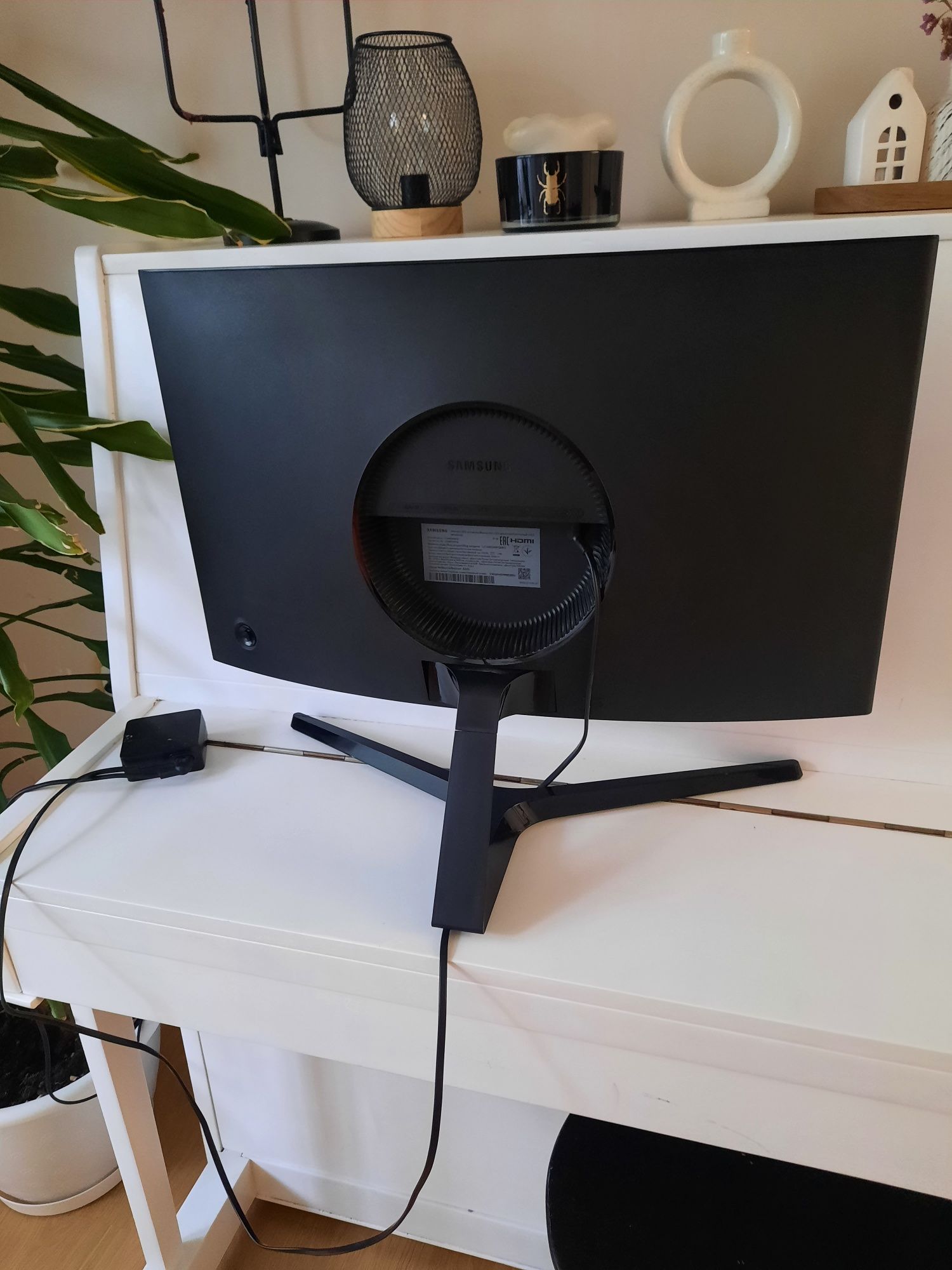 Монітор вигнутий неробочий samsung 24"