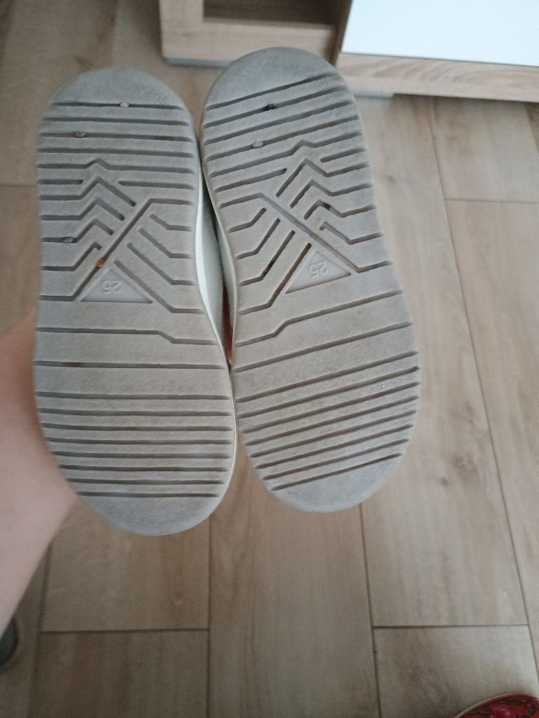 Buty chłopięce białe H&M 25