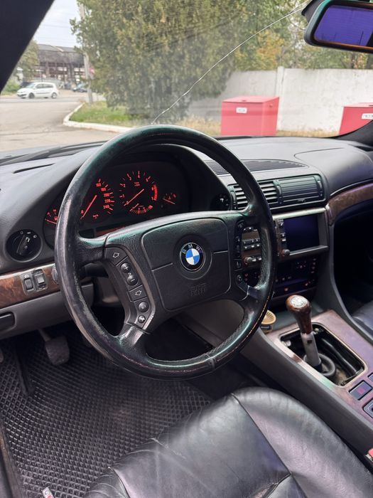 Продам Bmw E38 3.5