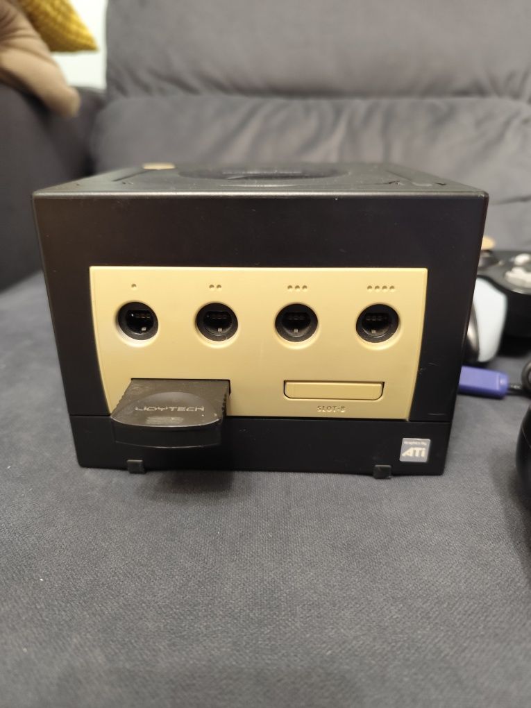 Nintendo GameCube com 2 comandos e cartão de memoria