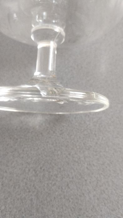 Pucharki szklane do lodów deserów.