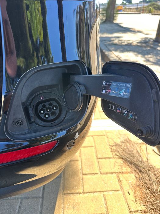 Mercedes-Benz E300de Hybrid Plug-in