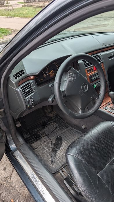 Mercedes Benz w210 e320