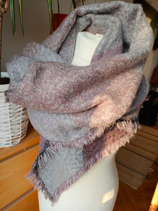 Duży, ciepły szal, chusta z frędzlami