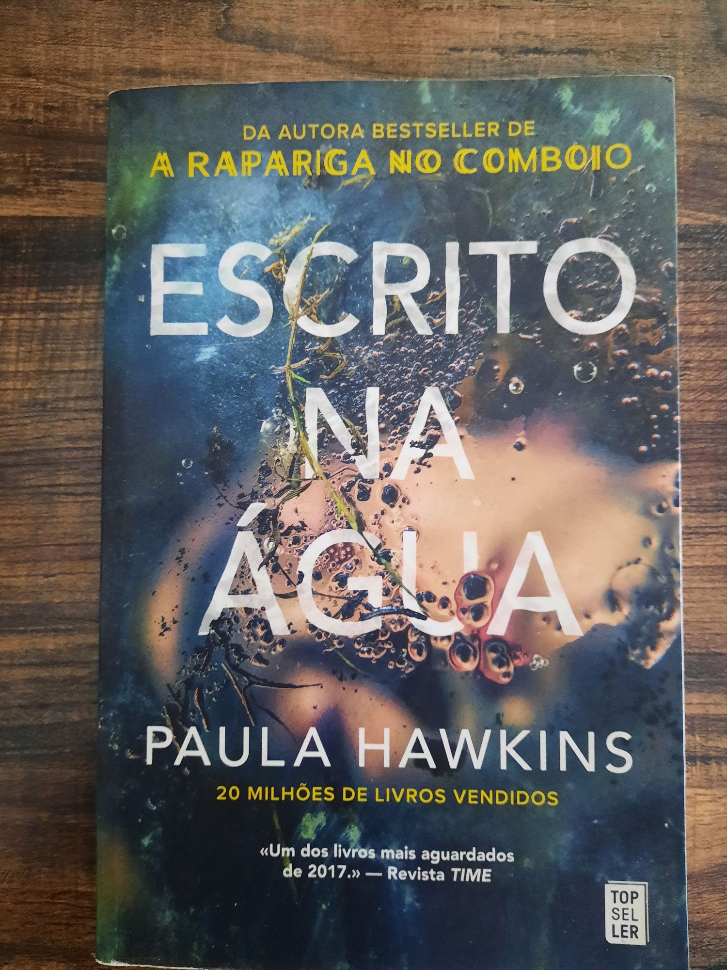 Livro: "Escrito na Água."