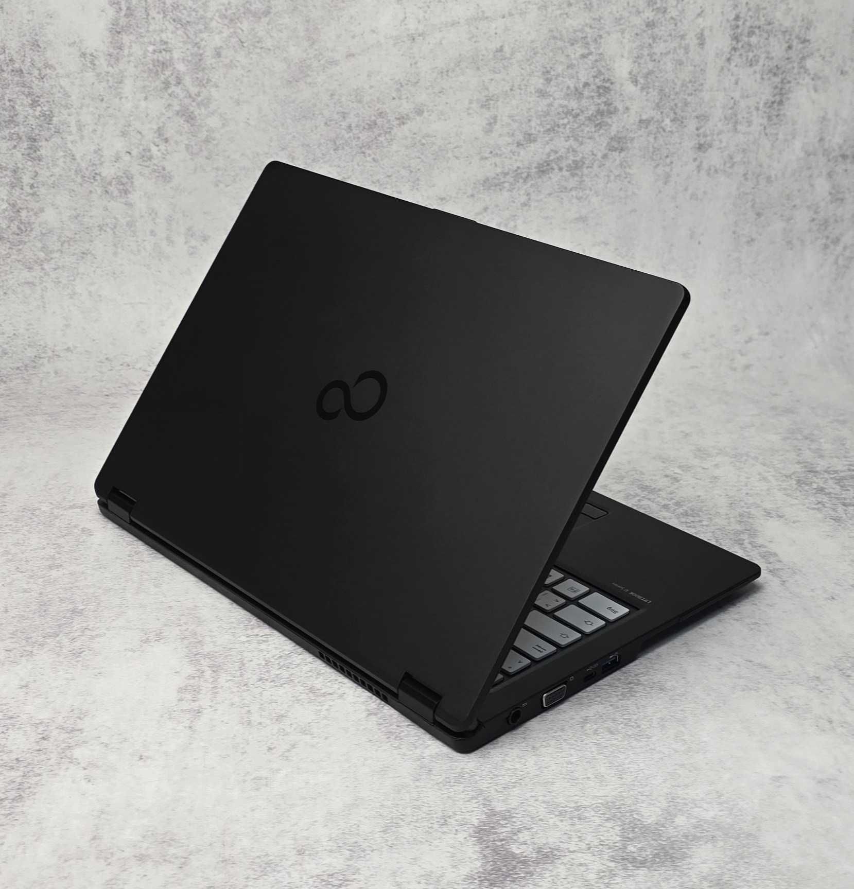 Ноутбук 14" Fujitsu LifeBook u747 i5-6200U 1920x1080 IPS 8Gb SSD 512Gb