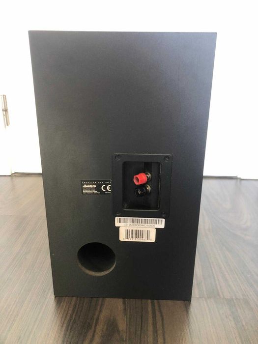 Monitores de estúdio Alesis Monitor One Mk2 + Amplificador t.amp MK II