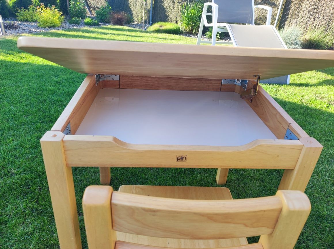 Drewniane biurko dla dzieci