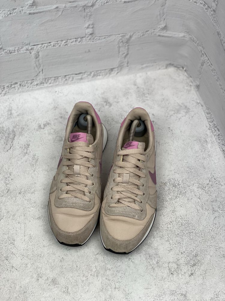 Жіночі спортивні кросівки Nike Internationalist 39p