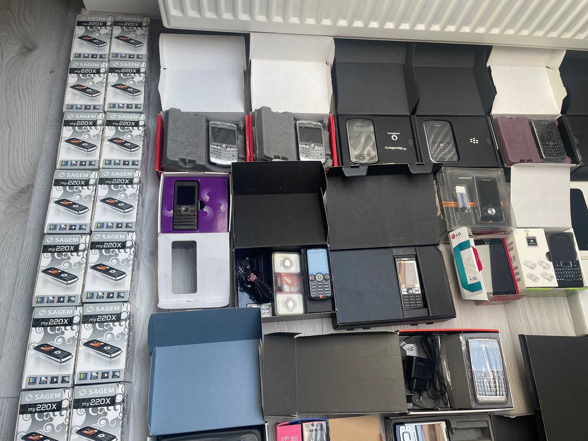 110 Sztuk Nokia HTC BlackBerry Samsung LG Sony Wyprzedaz Kolekcji.