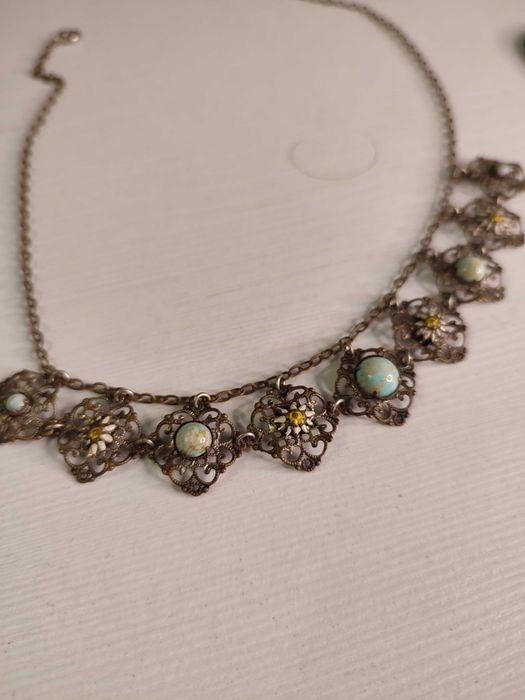 Stary zabytkowy naszyjnik ażurowy - Design