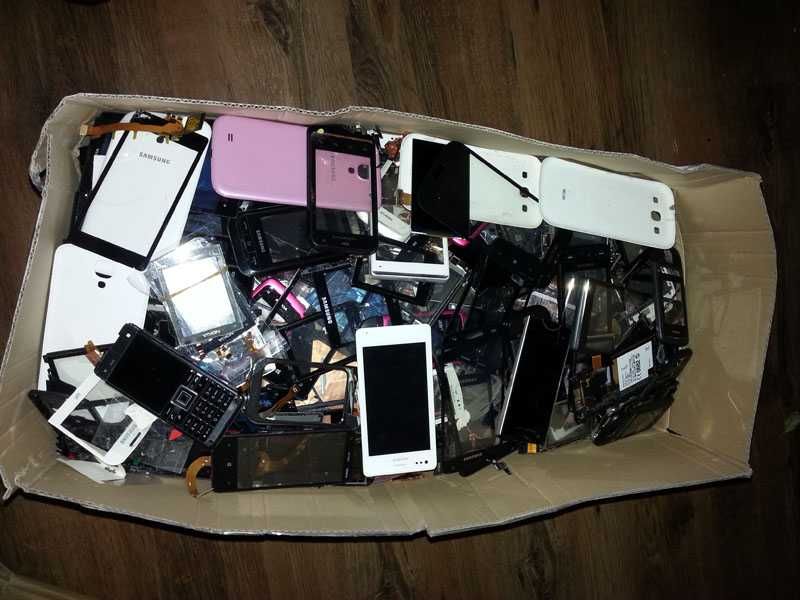 Karton wyświetlaczy itd. LCD kilka kg, szybka, dotyk, ramka telefonu