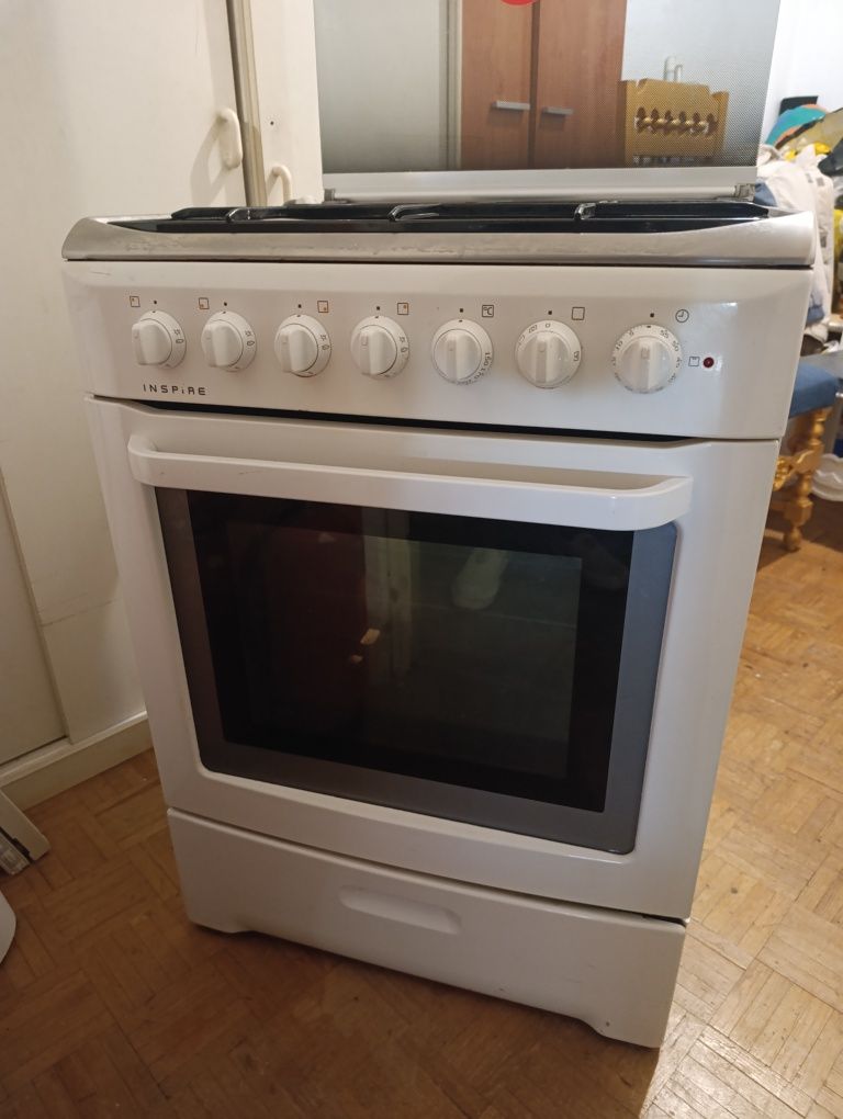 Vendo Fogão a gás com forno