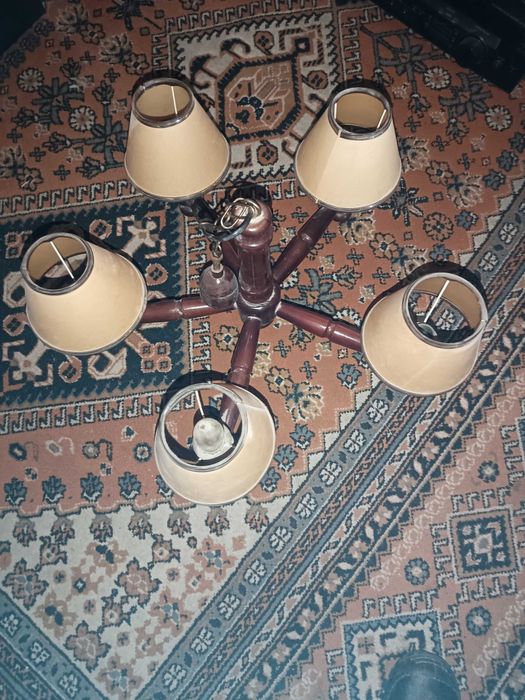 Candieiro de tecto em madeira