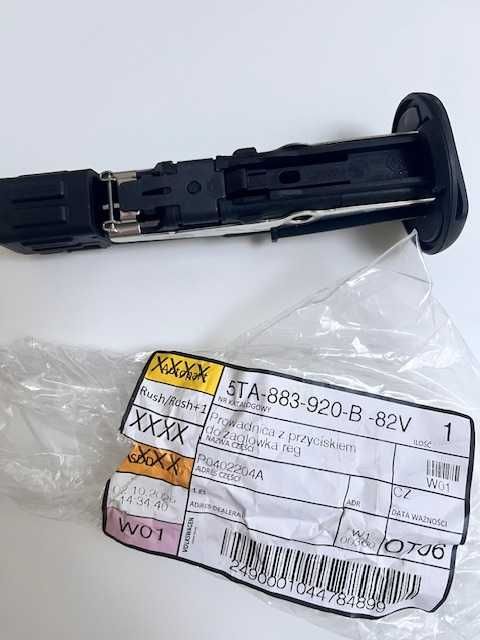 mocowanie zagłówka VW 5TA883920B