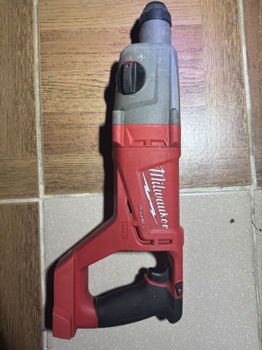 Перфоратор Milwaukee  M18 CHD