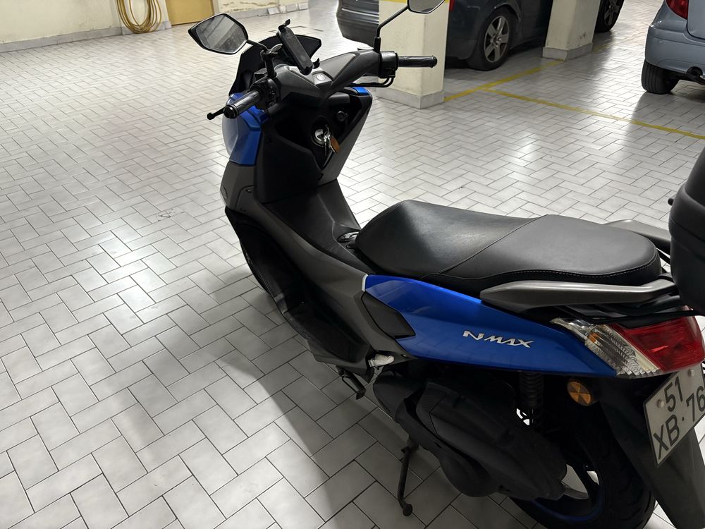 Yamaha nmax 125.