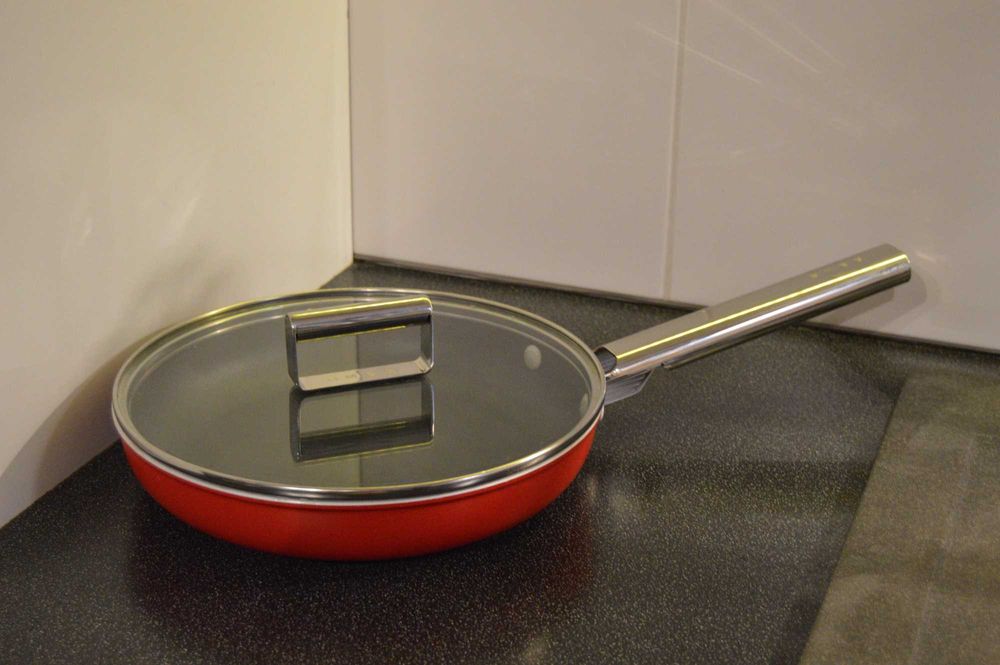 SMEG - patelnia 26 CM