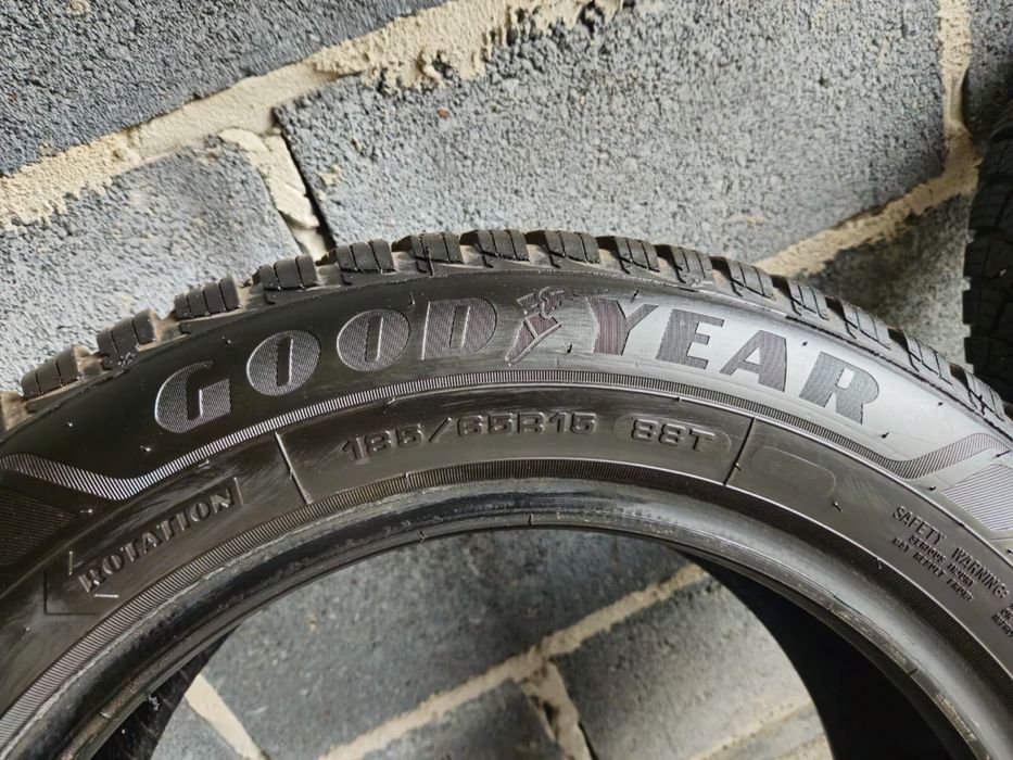 GOODYEAR UltraGrip 185/65/15