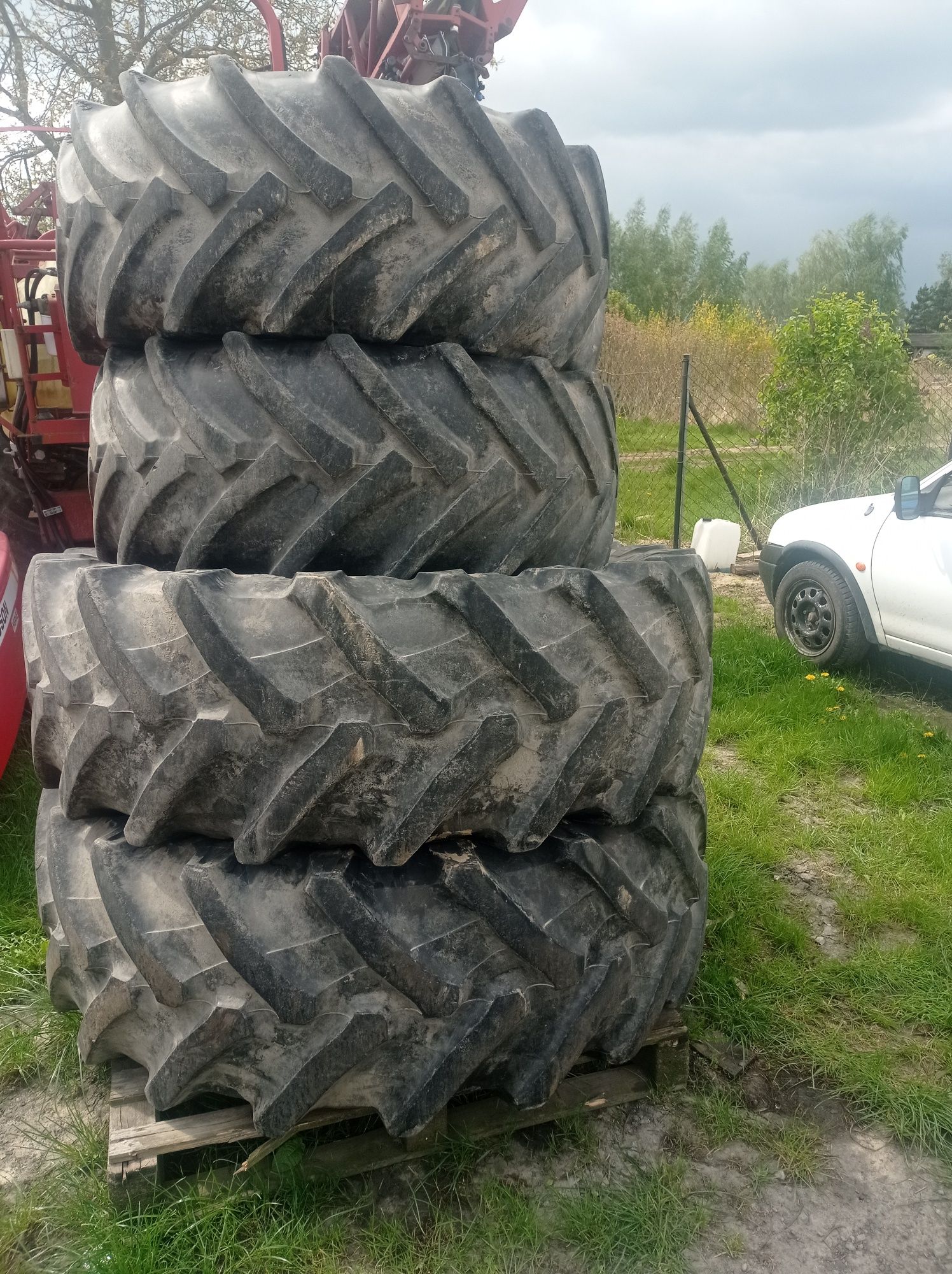 Komplet opon tył Pirelli 520/70R38 i 480/70R24