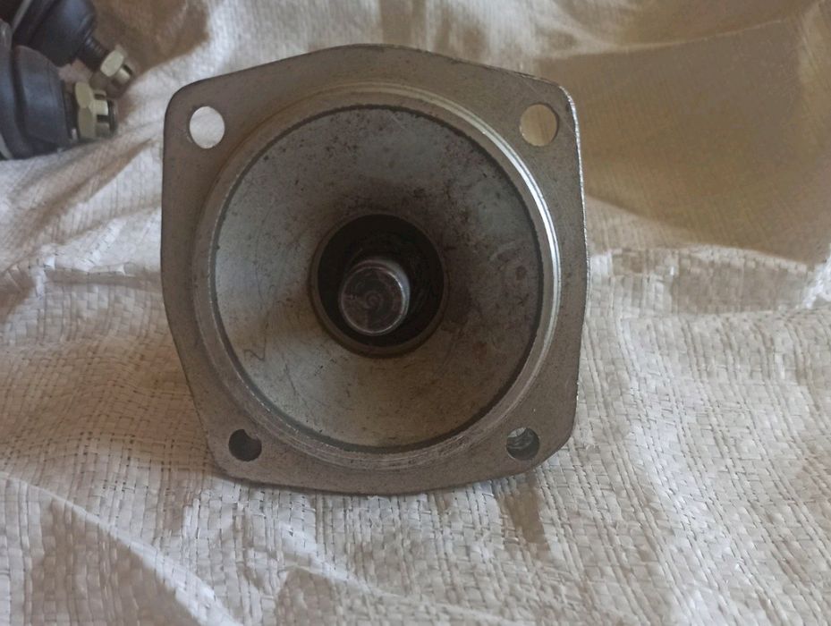 Помпа ВАЗ 2101 оригинал и другие запчасти