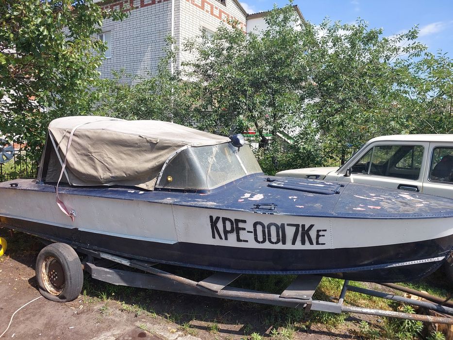 Продам моторный човен Прогресс 2