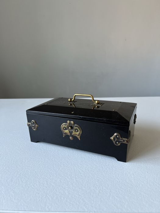 музыкальная шкатулка "Сюрприз" СССР  ЮМЗ