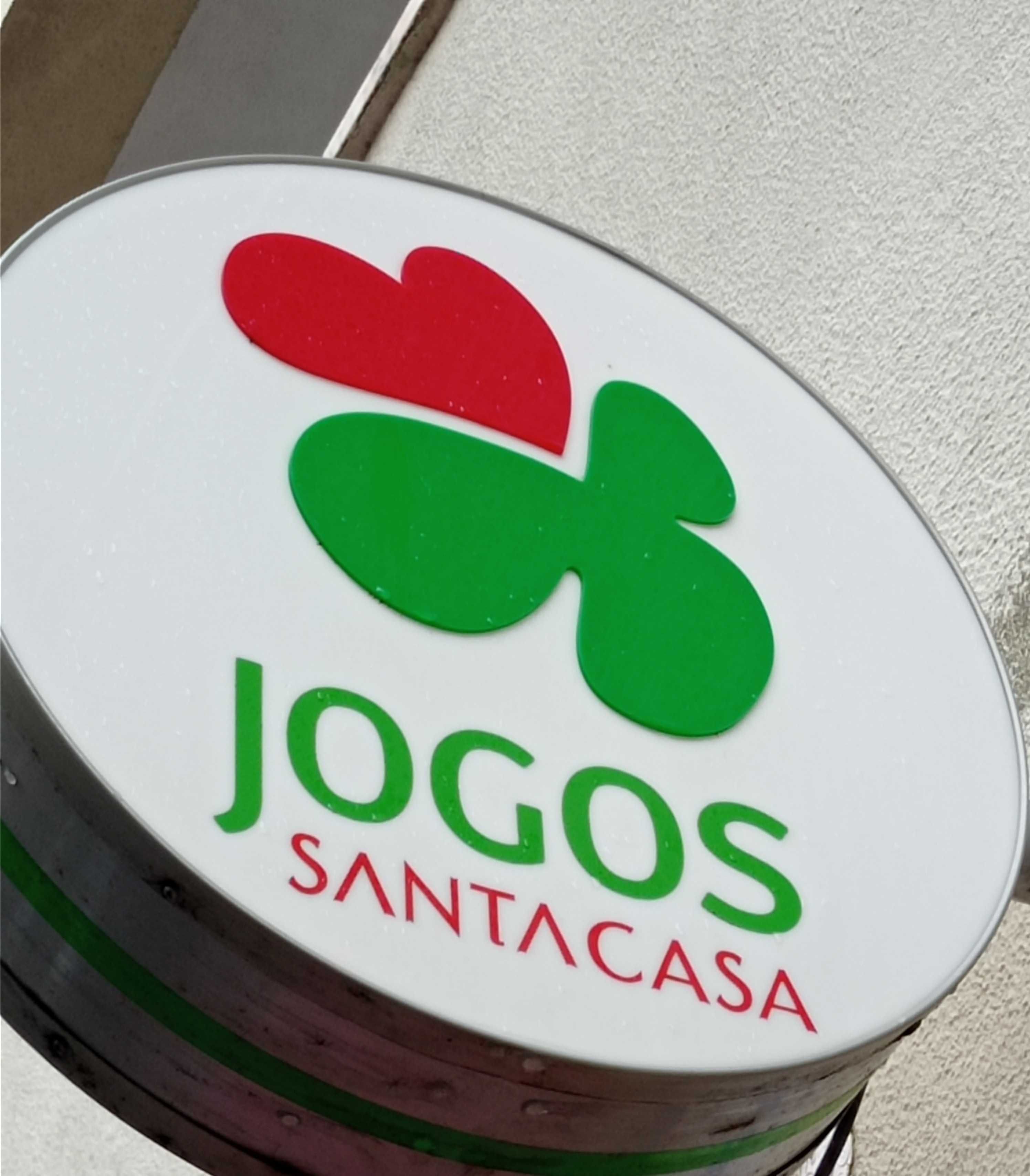 Trespasse de tabacaria e papelaria com jogos Santa Casa