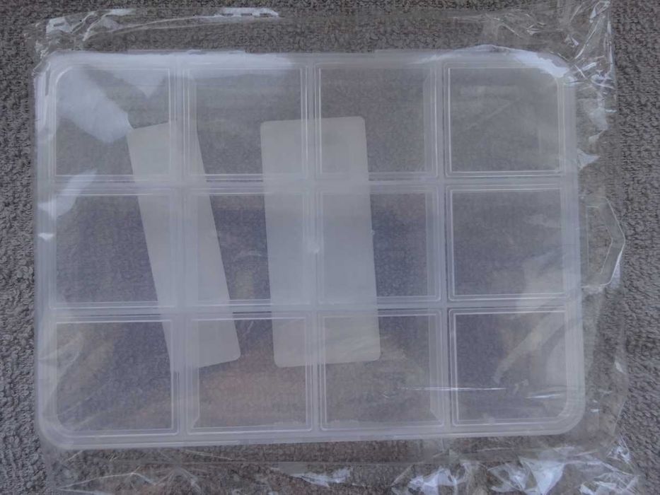 pudełko plastikowe wymiary 135 x 100 x 18 mm 12 przegródek _NOWE folia