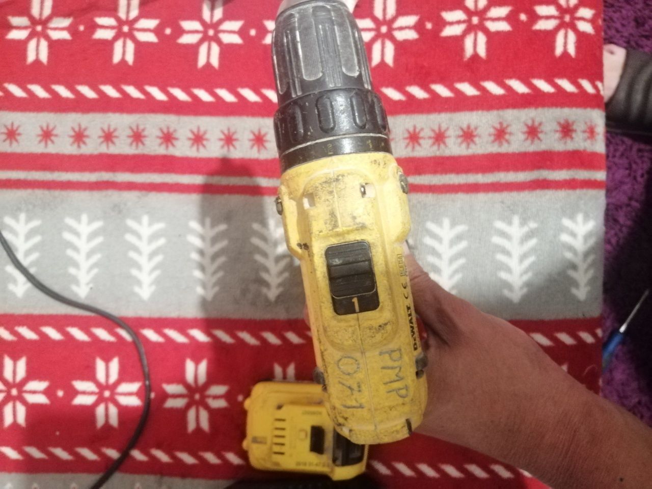 Продам шуруповерт dewalt dcd 710