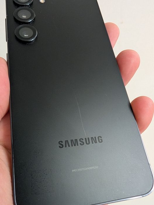 Продам Samsung s23 256 в гарному стані. Неверлок. В подарунок чохли