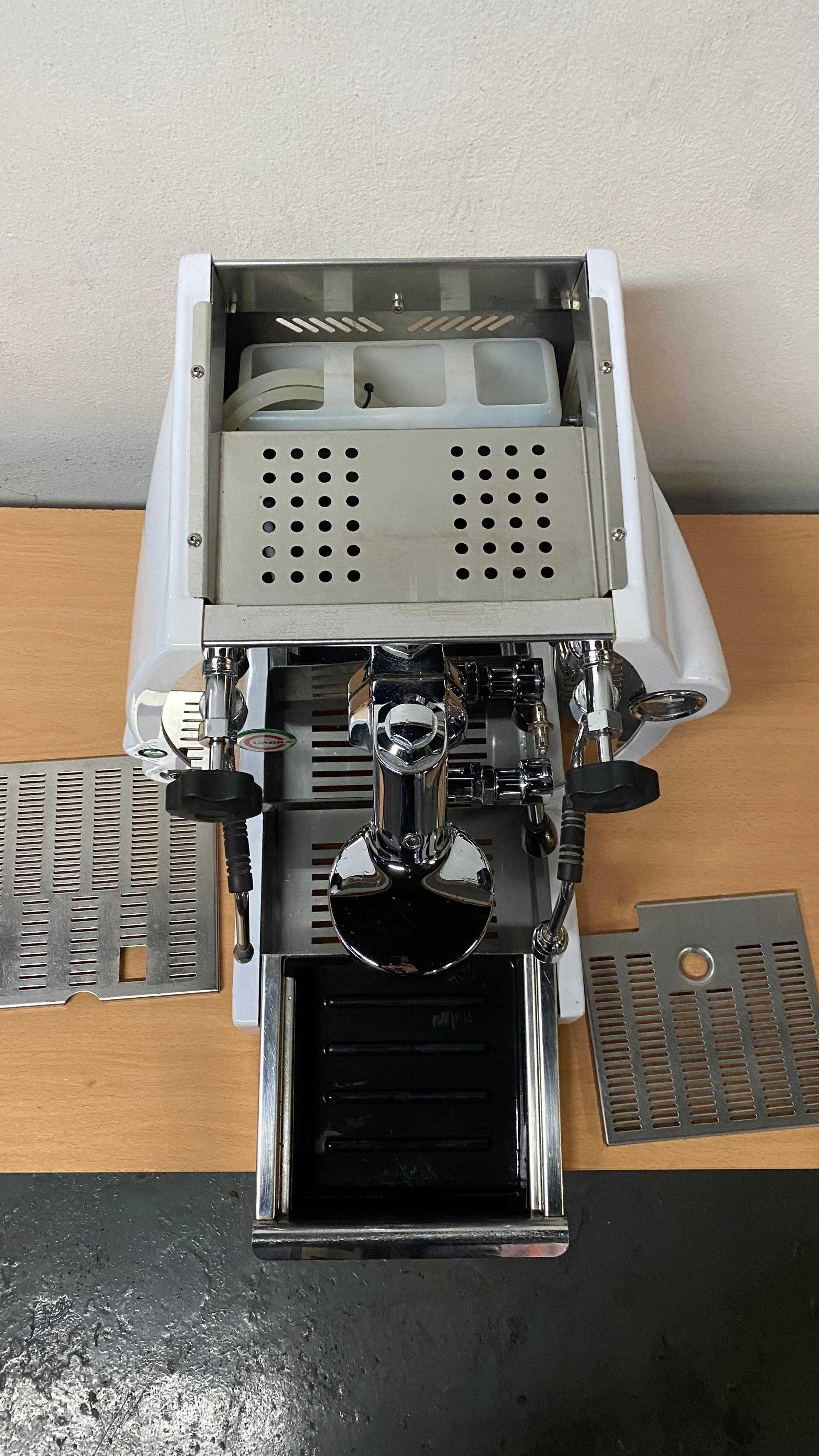 Maquina de café La Nuova Era - Cuadra