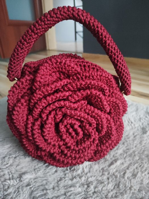 Sprzedam torebkę robioną na szydełku