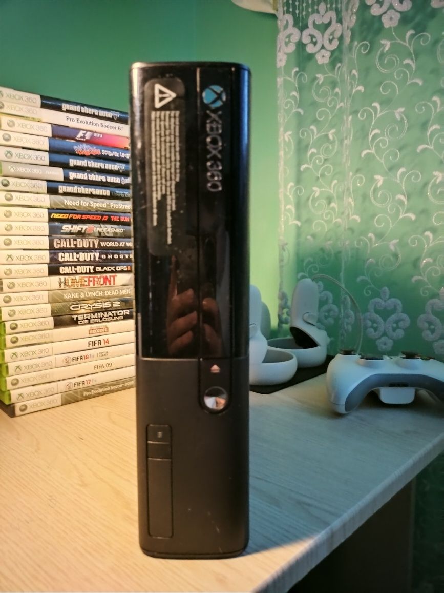 Срочно Xbox 360 e