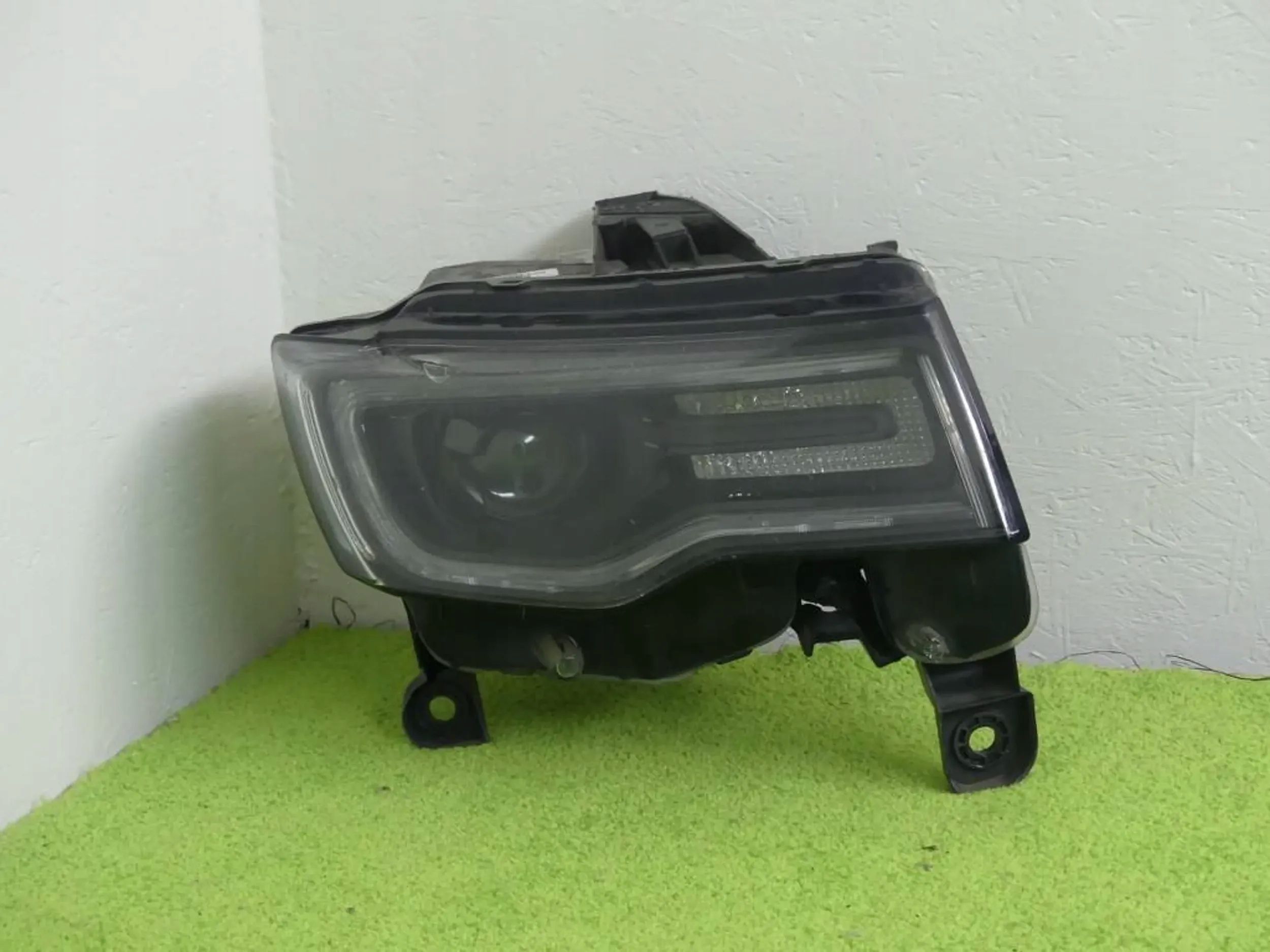 Lampa przód prawa Jeep Cherokee WK2 Srt 13 21r Lift Xenon kompl.…