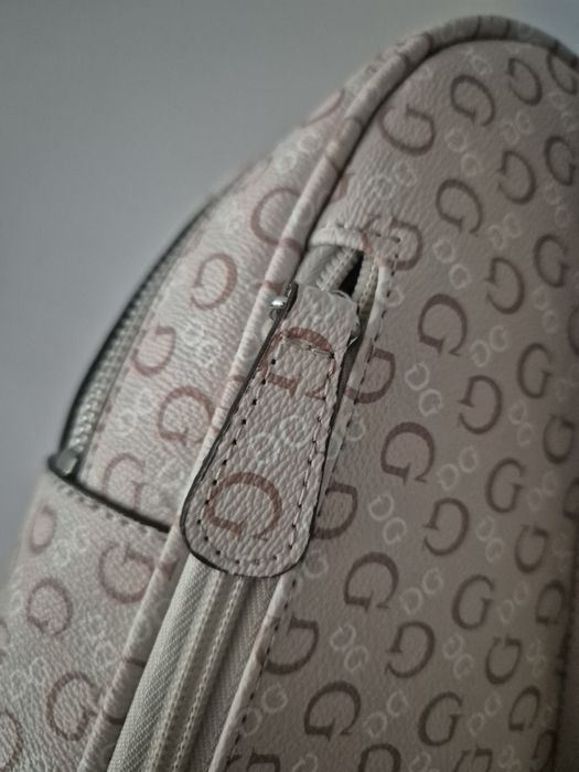Plecak plecaczek na jedno ramię torebka crossbody bag Guess logo premi