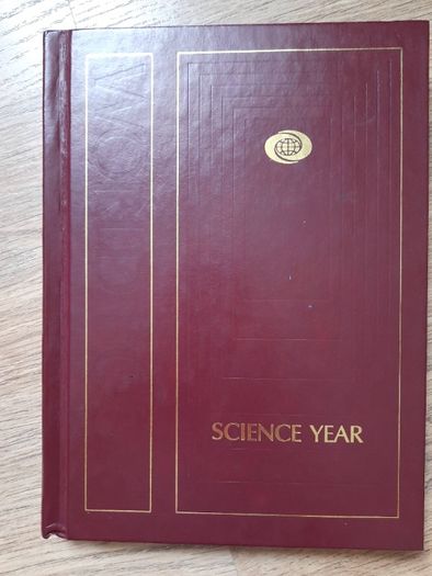 Продам книгу англ. мовою Science Year, World Book, 1993