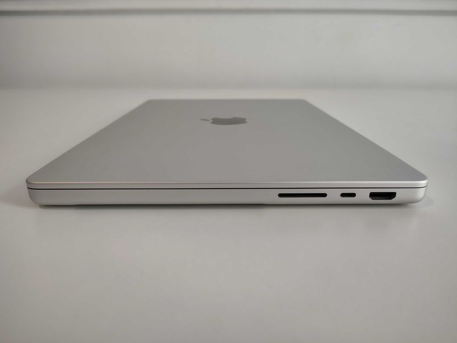 Apple MacBook Pro 14, 16/512GB, Excellent Condition, 105 Cycle Count