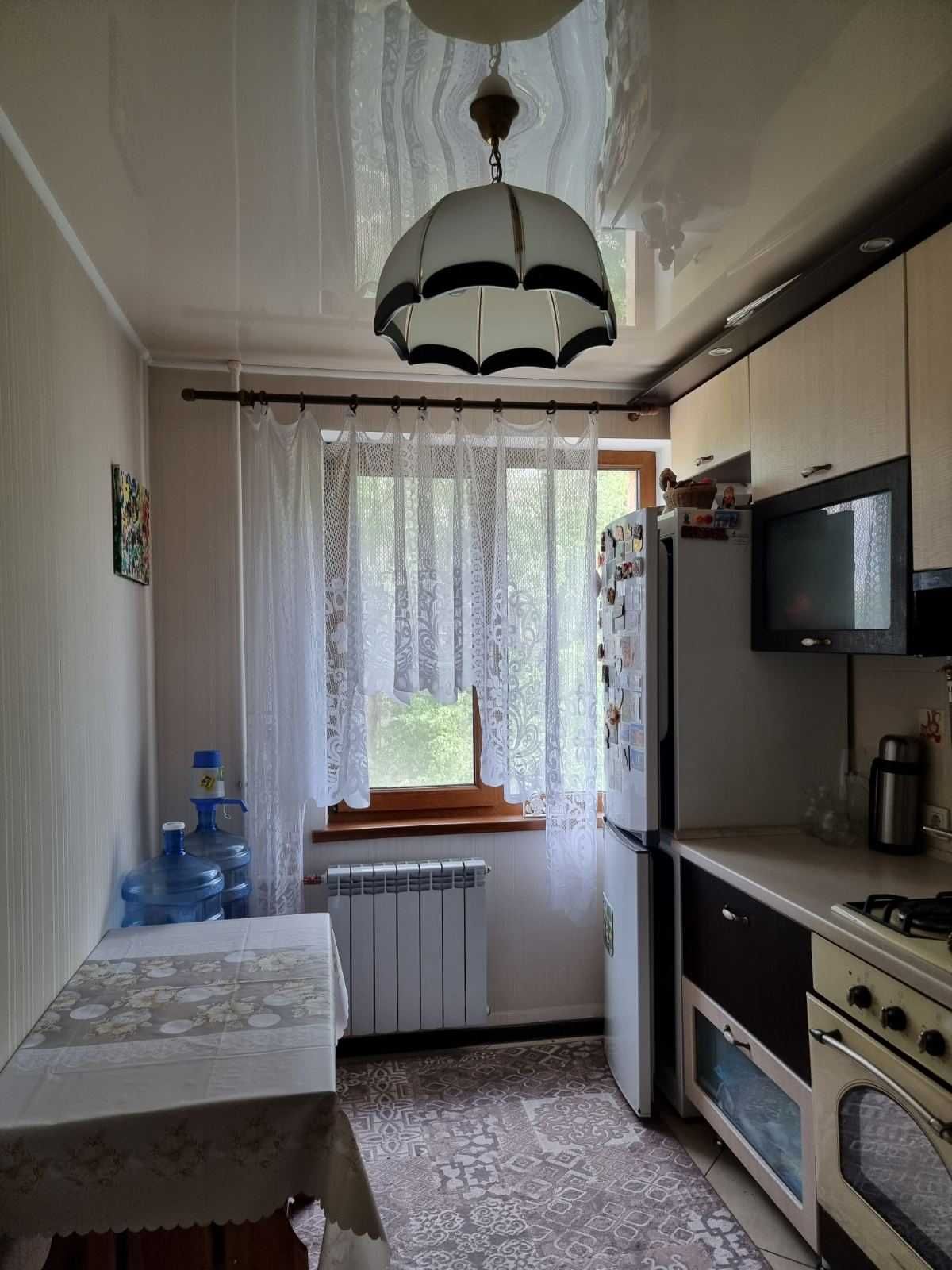 Продам 3х кімнатну квартиру по Петра Дорошенко (Блюхера)