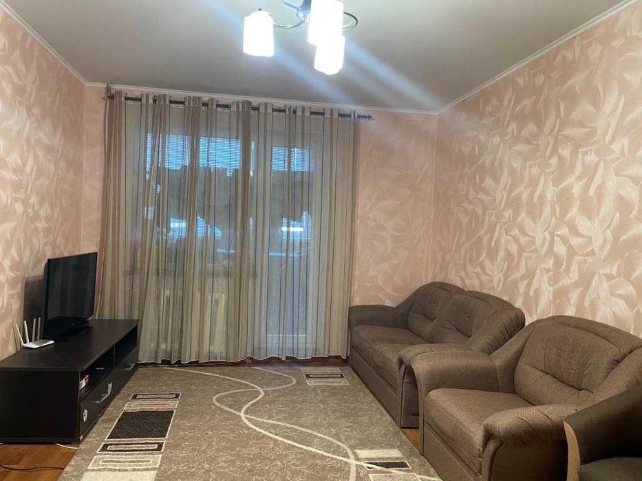 Продаж  4-х кімнатної квартири на Дзержинці