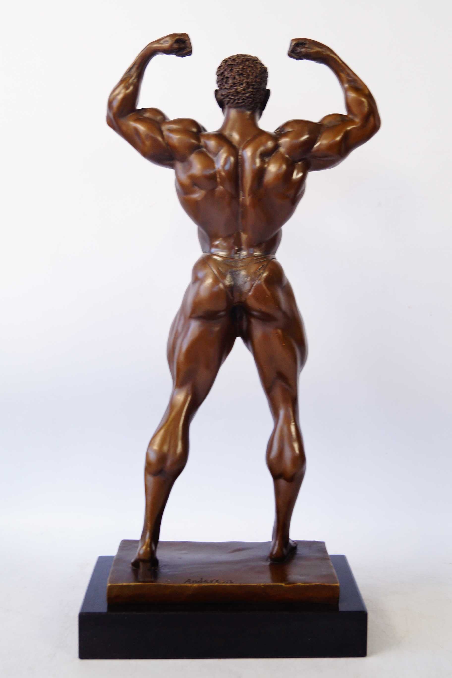 Kulturysta figura z brązu rzeźba statuetka