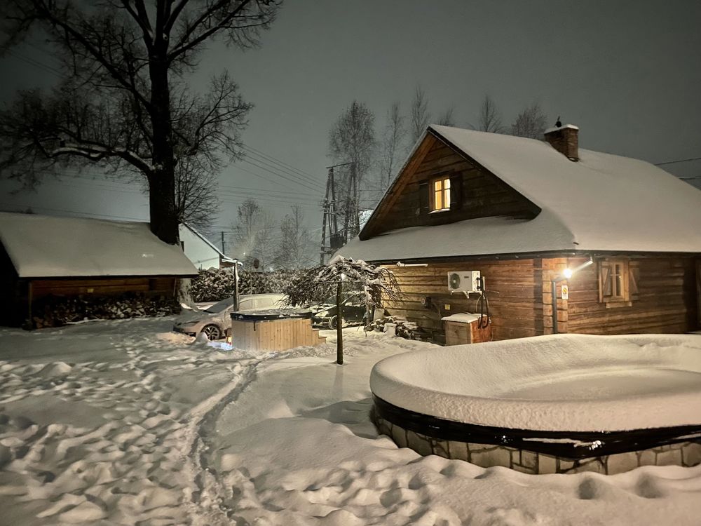 Domy z bali do wynajęcia. Basen, bania. Beskidy.