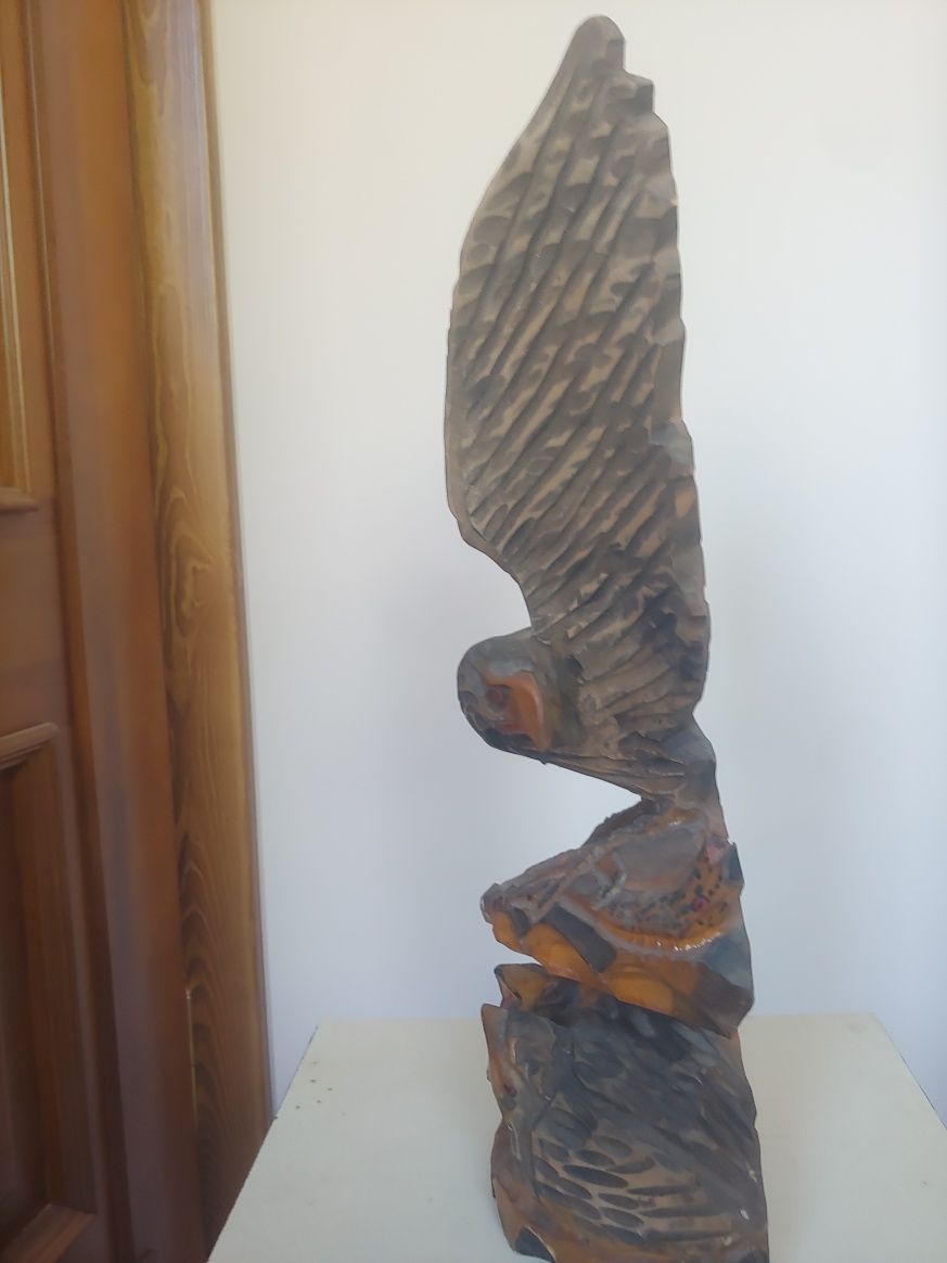 Орел дерев'яний.