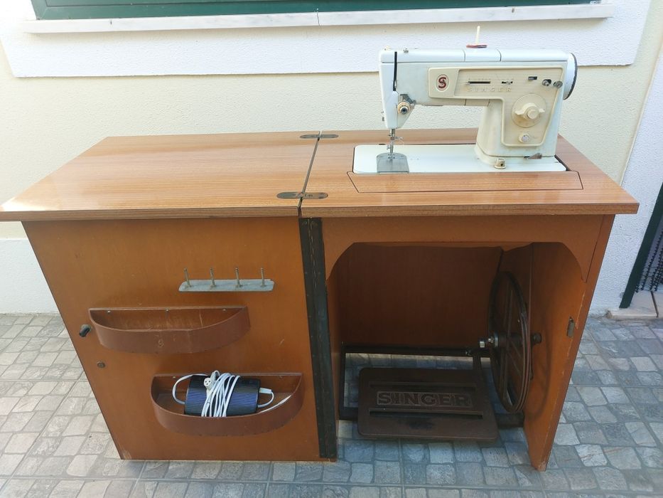Máquina de costura singer